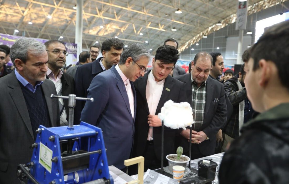 گشایش نمایشگاه دانشآموزی «نوفن فست» در تبریز