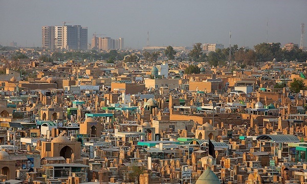 در این قبرستان، پیامبران، به خاک سپرده شده‌اند