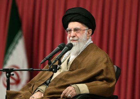 حقوق زن و مرد در خانواده یکسان است