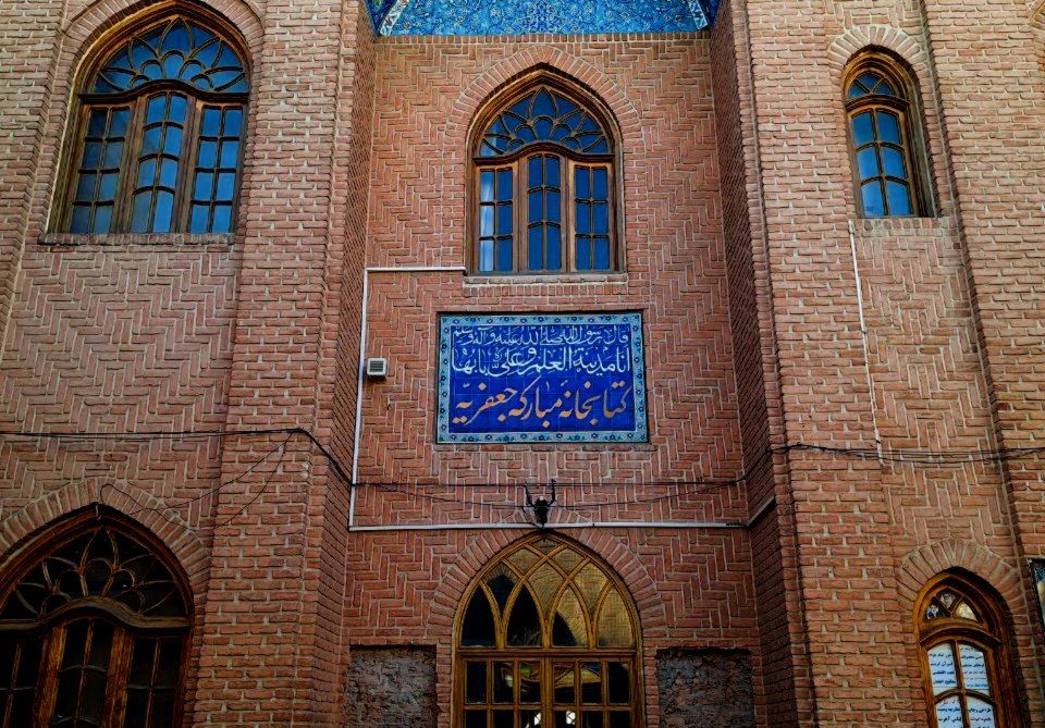 انتقاد از تعطیلی کتابخانه جعفریه تبریز