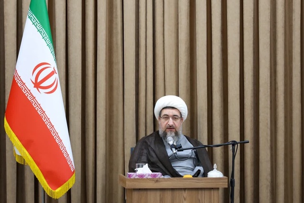 دشمنان می‌خواهند حجاب را دست‌وپاگیر نشان دهند