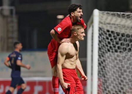 تراکتور 10 نفره صدر را پس گرفت