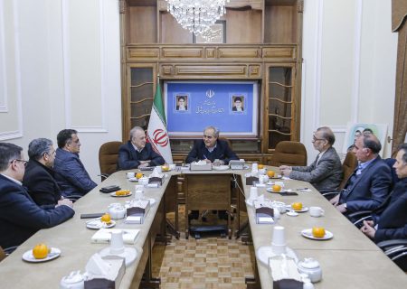 از احداث قطار سریع السیر حمایت می کنیم