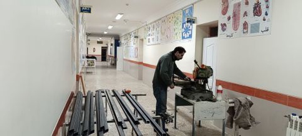 معلمی با دلی بزرگ و دست‌هایی سازنده