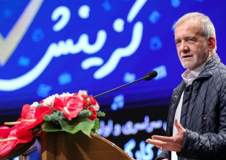 هم تخصص می‌خواهیم هم تعهد