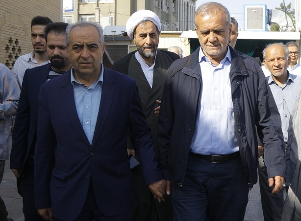 هیس! رئیس جمهور از خودمان است