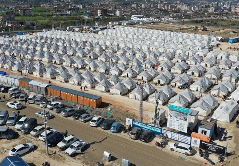 زندگی ۶۵۰ هزار زلزله زده ترکیه در کانکس‌