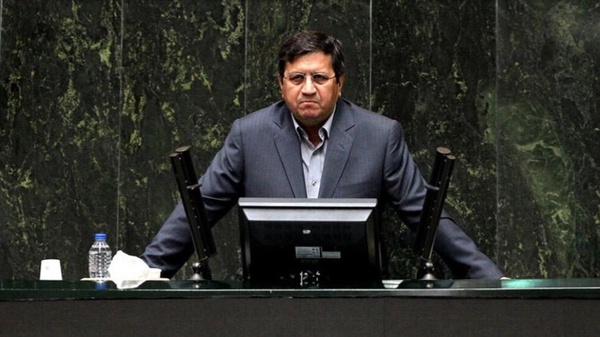 ارجاع استیضاح همتی به کمیسیون اقتصادی