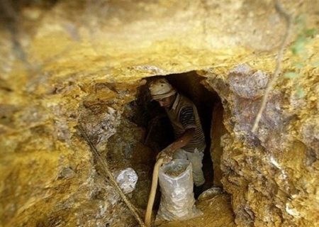 قاچاق غیر بومی ها از معادن طلای ورزقان