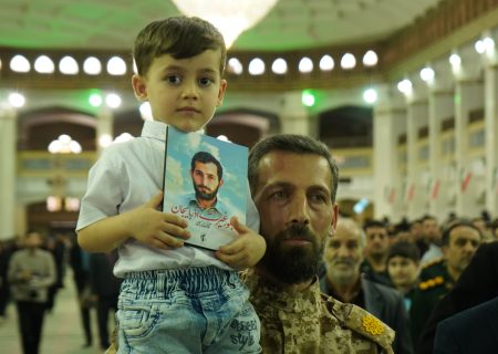 بزرگداشت شهدای عملیات های بدر و خیبر در مصلای اعظم تبریز