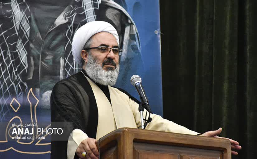 دشمن به‌دنبال تصاحب ذهن‌ها و قلب‌ها است