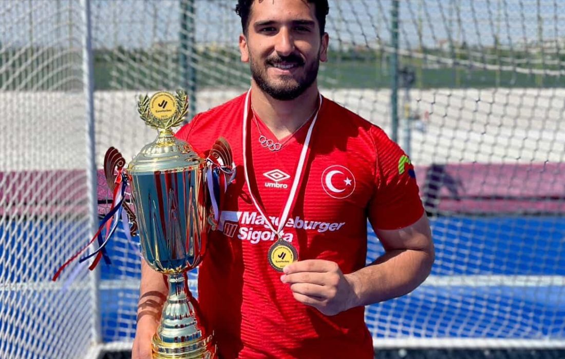 دبل قهرمانی هاکی‌باز لژیونر تبریزی در اروپا