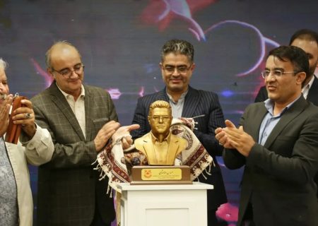 رونمایی از سردیس مدیرعامل آهک هیدراته اهر توسط خودش!