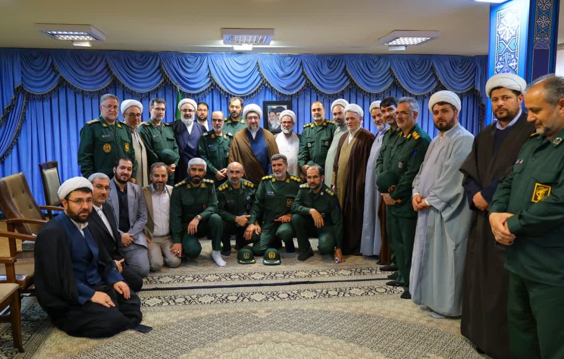 دیدار فرماندهان سپاه عاشورا با نماینده ولی فقیه در آذربایجان‌شرقی