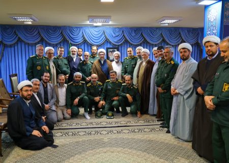 دیدار فرماندهان سپاه عاشورا با نماینده ولی فقیه در آذربایجان‌شرقی