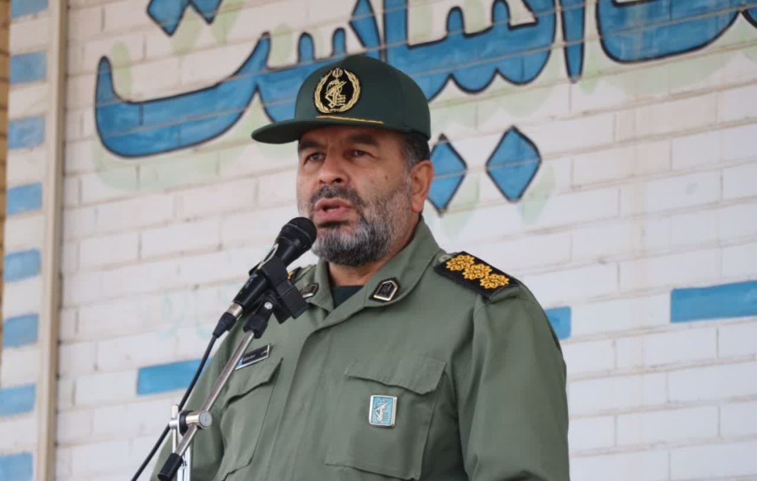 همراهی با انقلاب اسلامی لازمه نابودی کامل استکبار جهانی/ تا آخرین قطره خون در مقابل توطئههای دشمن ایستاده ایم