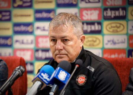 قلب سرمربی تراکتور در سوگ هوادار + عکس