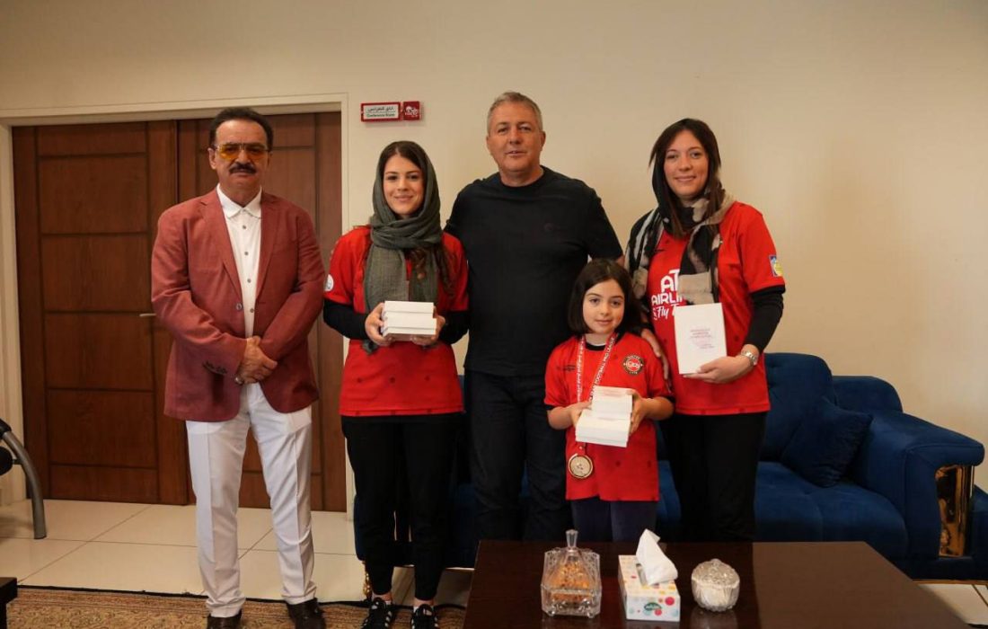 هدیه خاص مالک تراکتور به خانواده اسکوچیچ