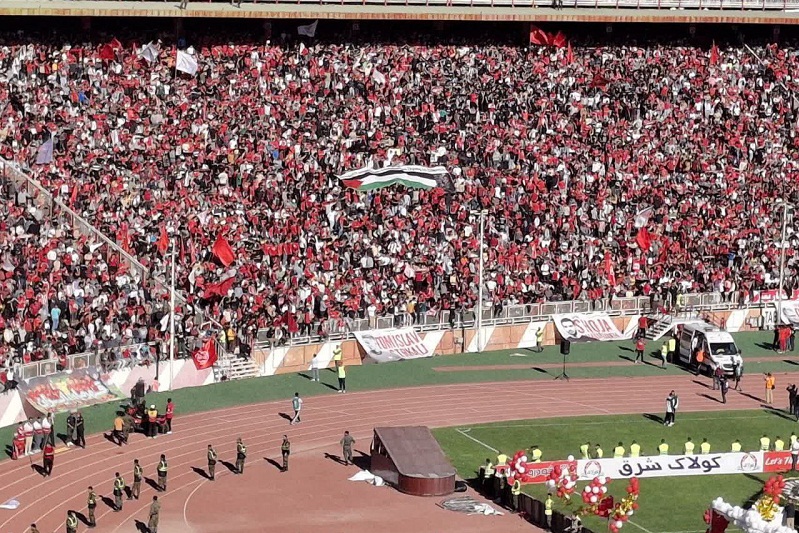 حمایت هواداران تراکتور از فلسطین + عکس