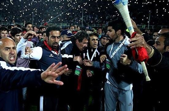 تراکتـور فراموش نمیکند + پوستر