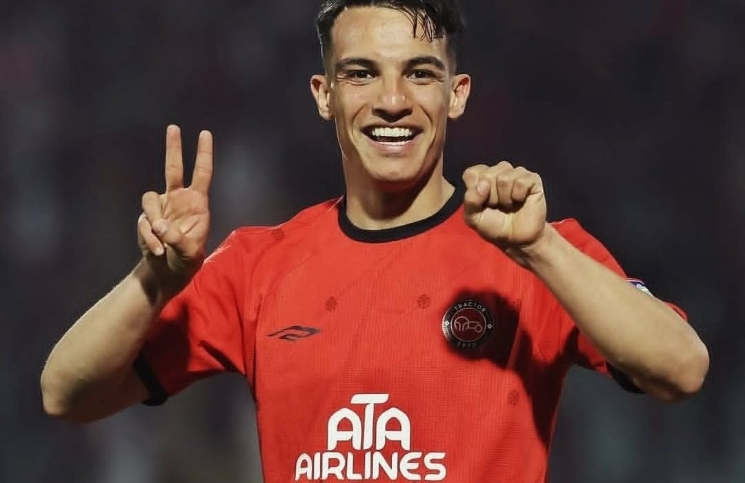 تراکتور و آقای گل در دو راهی