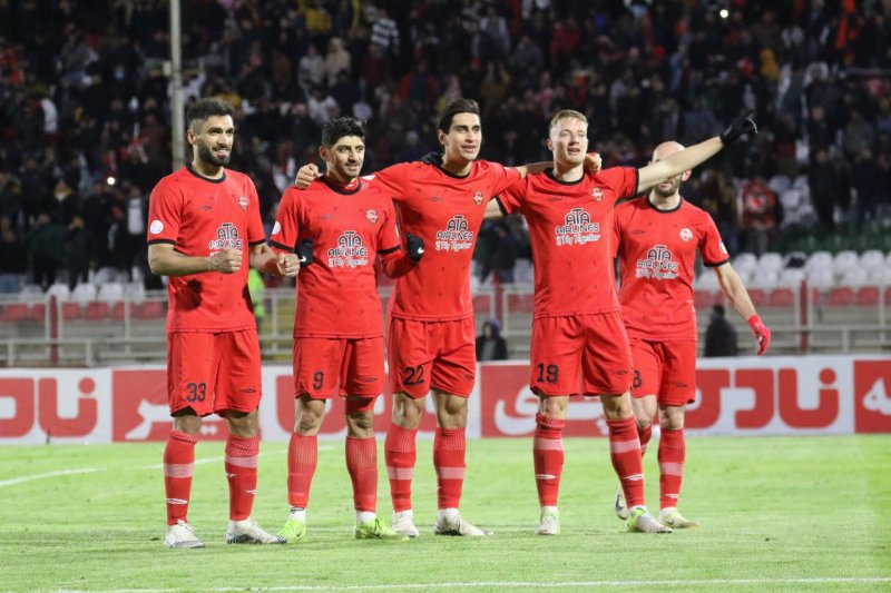 تراکتور مترجم موفقیت است!