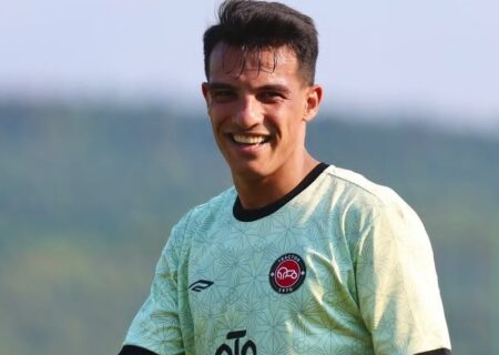 ماشین گلزنی تراکتور متوقف نمی‌شود!