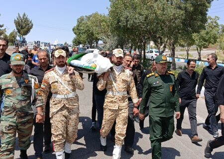 تشییع پیکر پدر شهید کریمی در مراغه