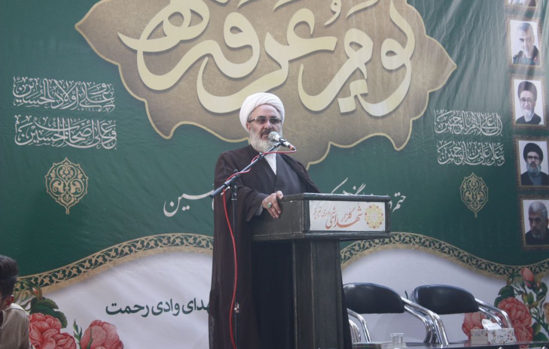 مسئولین به مردم خدمت کنند وگرنه باید پاسخگوی شهدا باشند