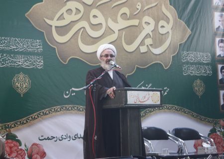 مسئولین به مردم خدمت کنند وگرنه باید پاسخگوی شهدا باشند