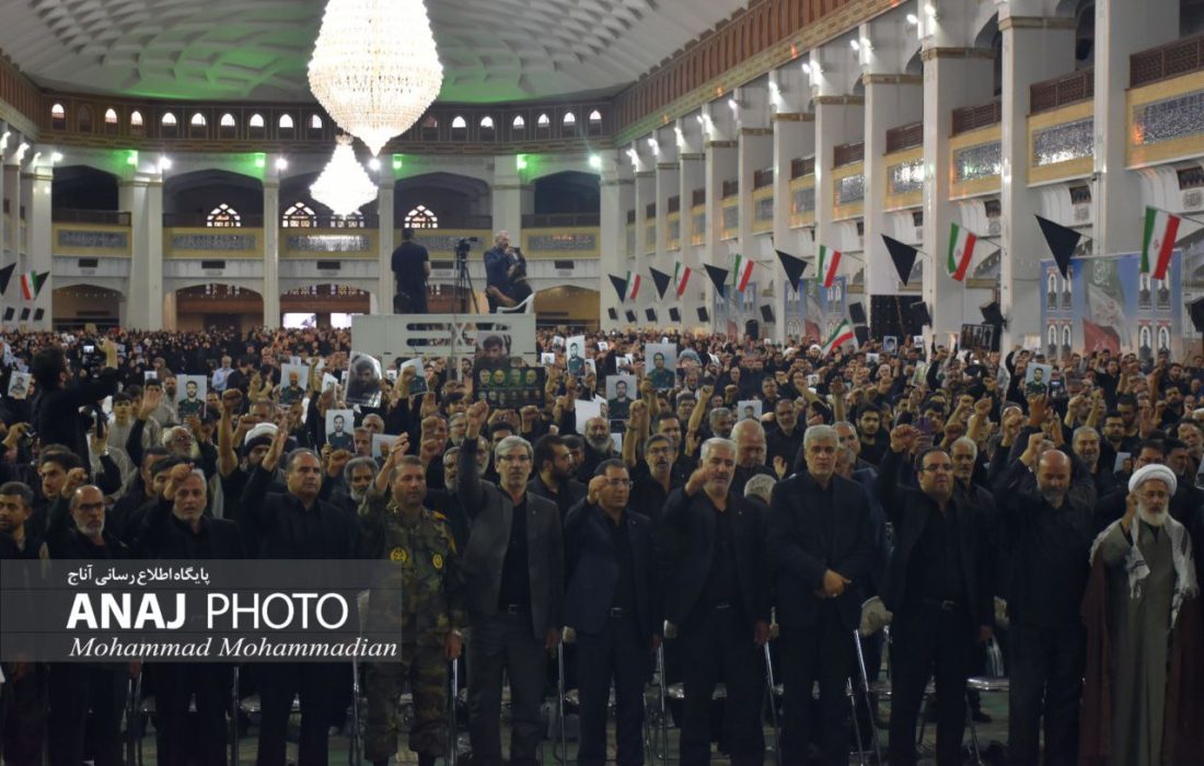 قیام تبریز برای تکریم شهیدان اقتدار