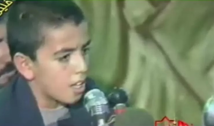 مداحی ترکی قدیمی نوجوان بسیجی در جمع رزمندگان