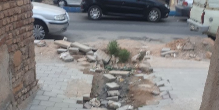 «۳ ماه است که ترکیدگی لوله فاضلاب ترمیم نشده»