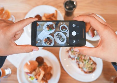 فود بلاگری؛ خوراکِ دیده شدن با اشتهای مجازی