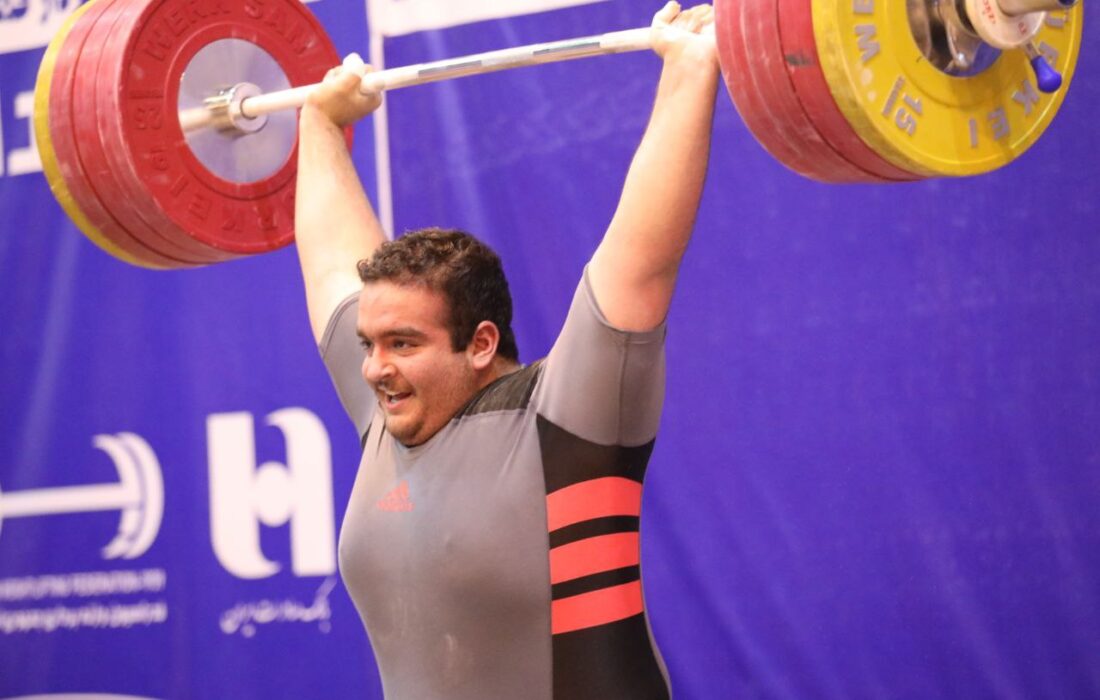 فیلم؛ لحظه رکوردشکنی پدیده وزنه‌برداری تبریز