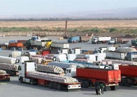 ترخیص ۱۲ هزار تن کالای اساسی از گمرکات آذربایجان شرقی