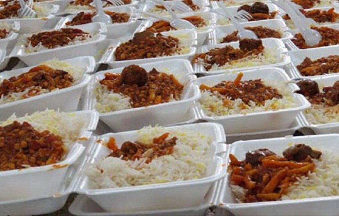 غذای گرم در موکب فاطمیون ایلخچی توزیع شد