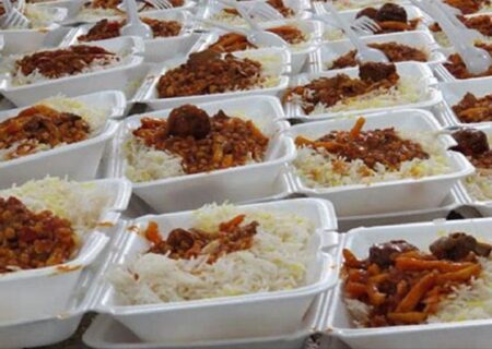 غذای گرم در موکب فاطمیون ایلخچی توزیع شد