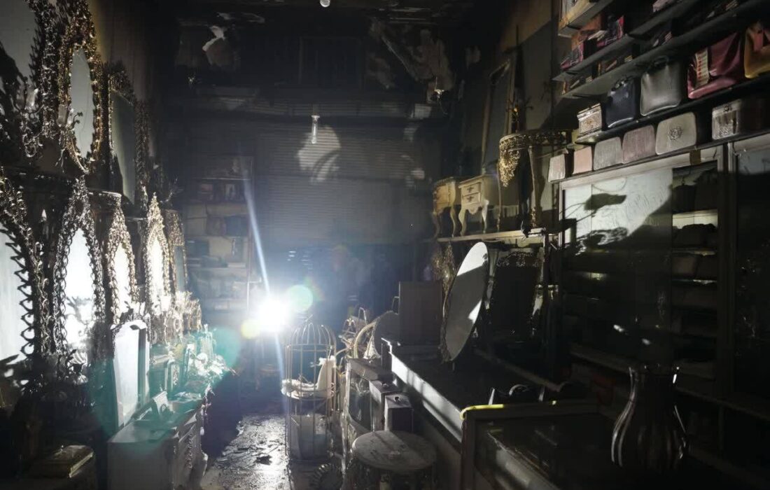 مهار آتش سوزی در بازار صادقیه تبریز