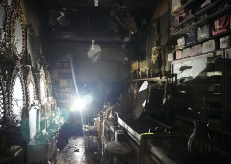 مهار آتش سوزی در بازار صادقیه تبریز