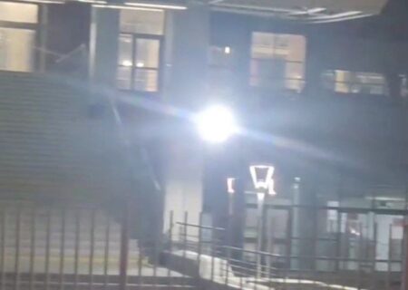 روشن ماندن چراغ‌های ایستگاه مترو در تبریز