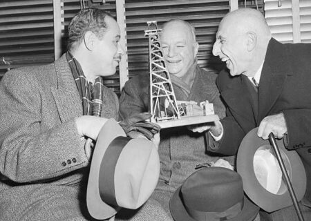 عبرتخانه‌ای برای بیانیه‌نویسان تسلیم‌طلب!