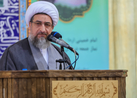 چندصدایی در بدنۀ مومن جامعه به زیان مصالح عمومی است