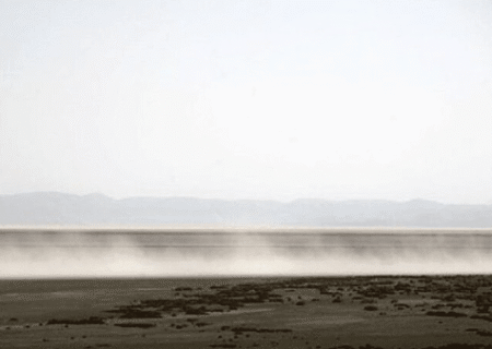 نفس‌های شمرده در حاشیه دریاچه ارومیه