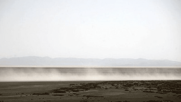 نفس‌های شمرده در حاشیه دریاچه ارومیه