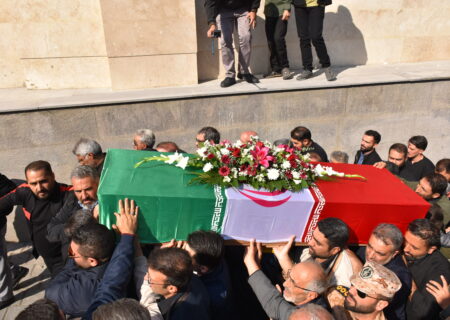 بدرقه 62مین آلاله بر دستان مردم تبریز به روایت دوربین آناج