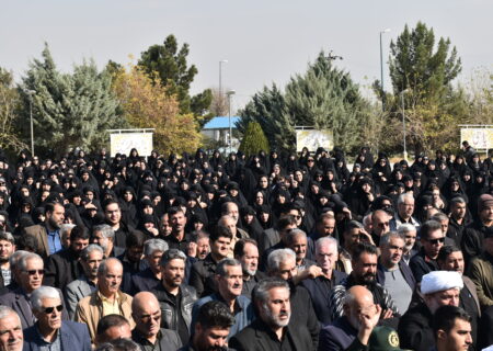 بدرقه ۶۲مین آلاله بر دستان مردم تبریز