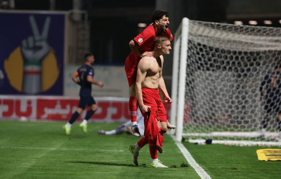 بازگشت قهرمان به سیرجان، جایی که متولد شد!