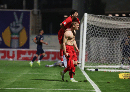 بازگشت قهرمان به سیرجان، جایی که متولد شد!