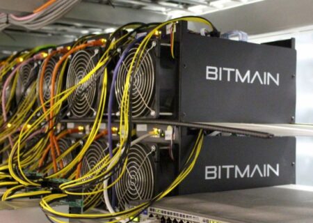 توقیف ۳۰ دستگاه ماینر قاچاق در تبریز